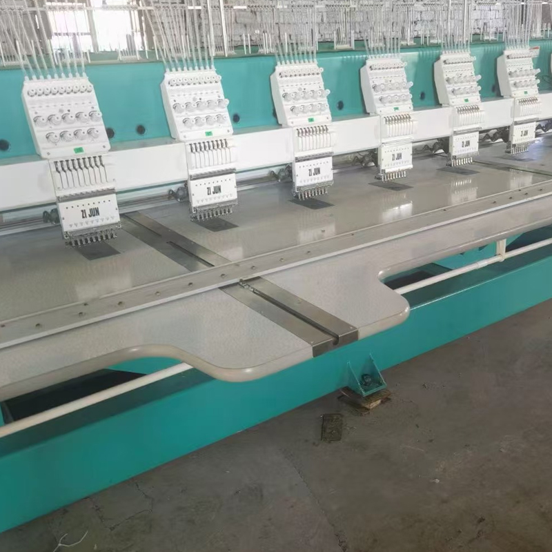 9 naald 22 hoofd 400 hoofd afstand hoge snelheid Y750 gebruikte emboridery machine